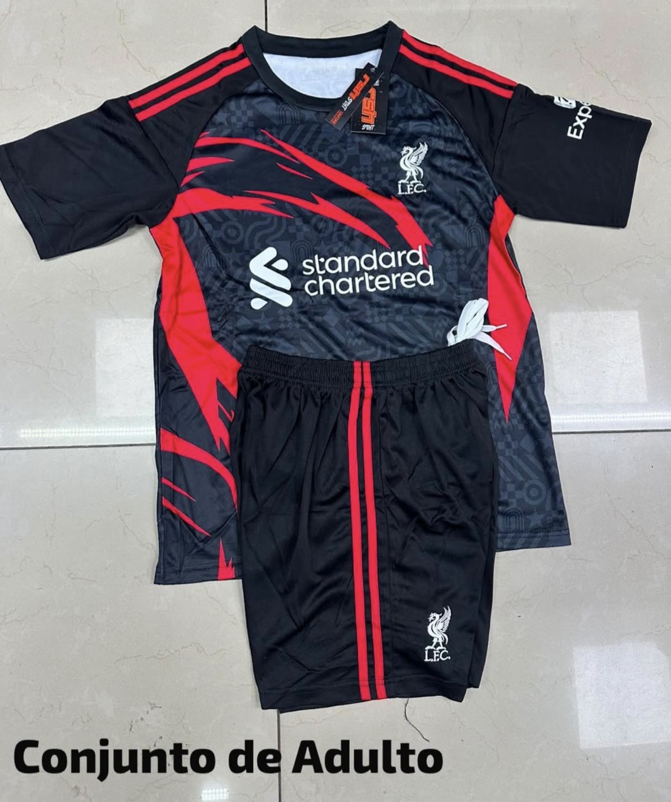 Liverpool rojo con negro