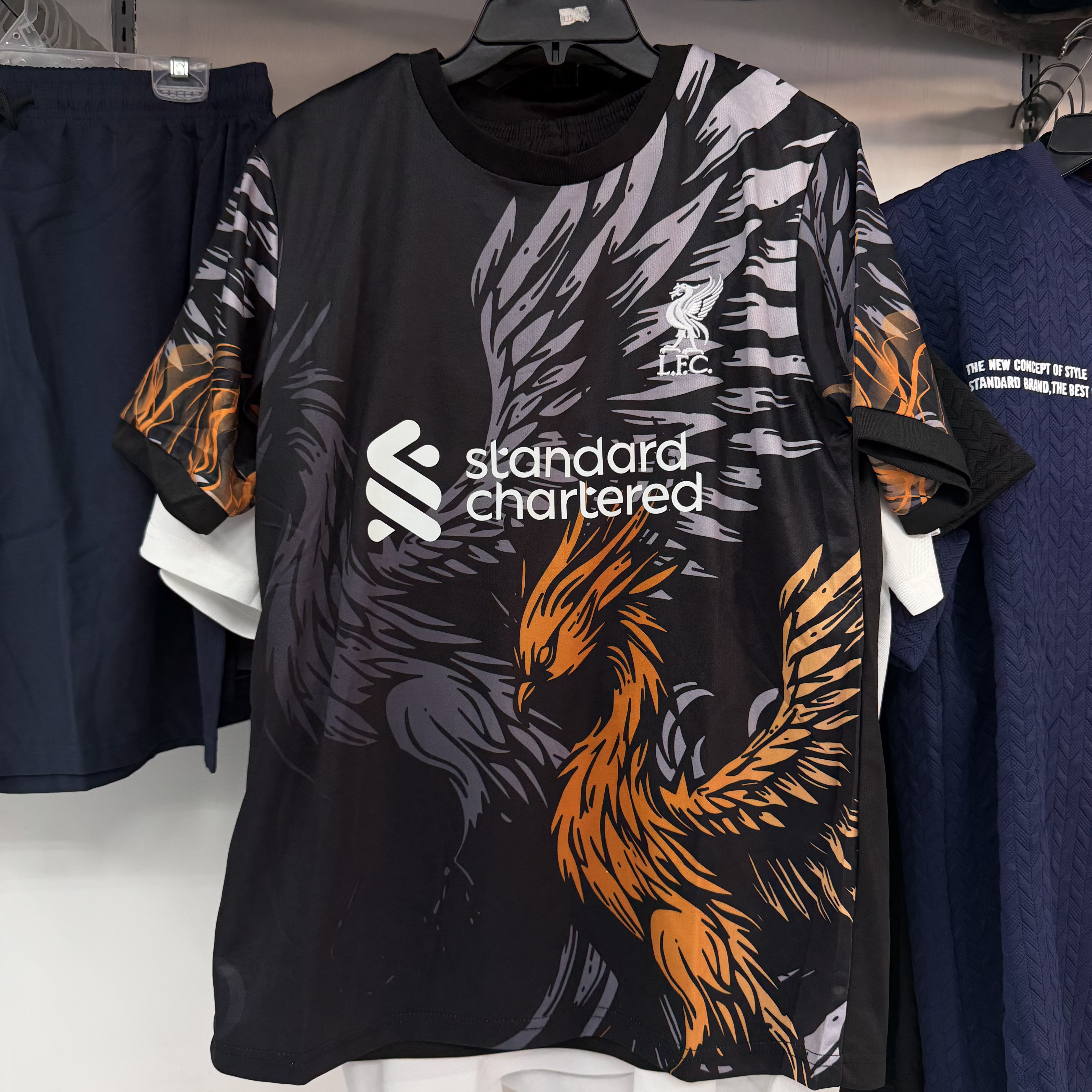 Liverpool negro con naranja